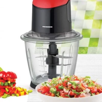 Tocator de legume Heinner HMC-K500BKR cu bol din sticlă și corp negru, cutite de inxo