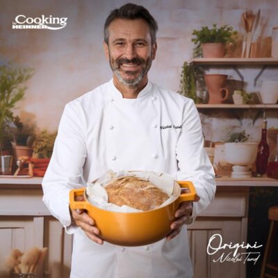 Nicolae Tand prezentand cratita din aluminiu turnat Heinner